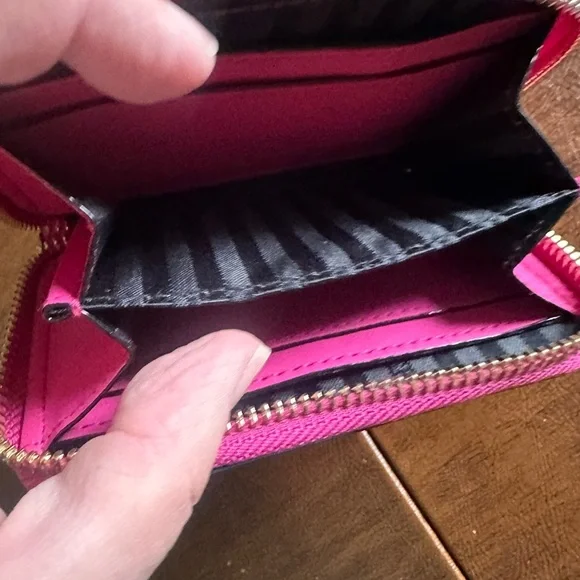 Victoria's Secret Small Zip Hot Pink Patent Leather Wallet Women’s - Picture 8 of 8